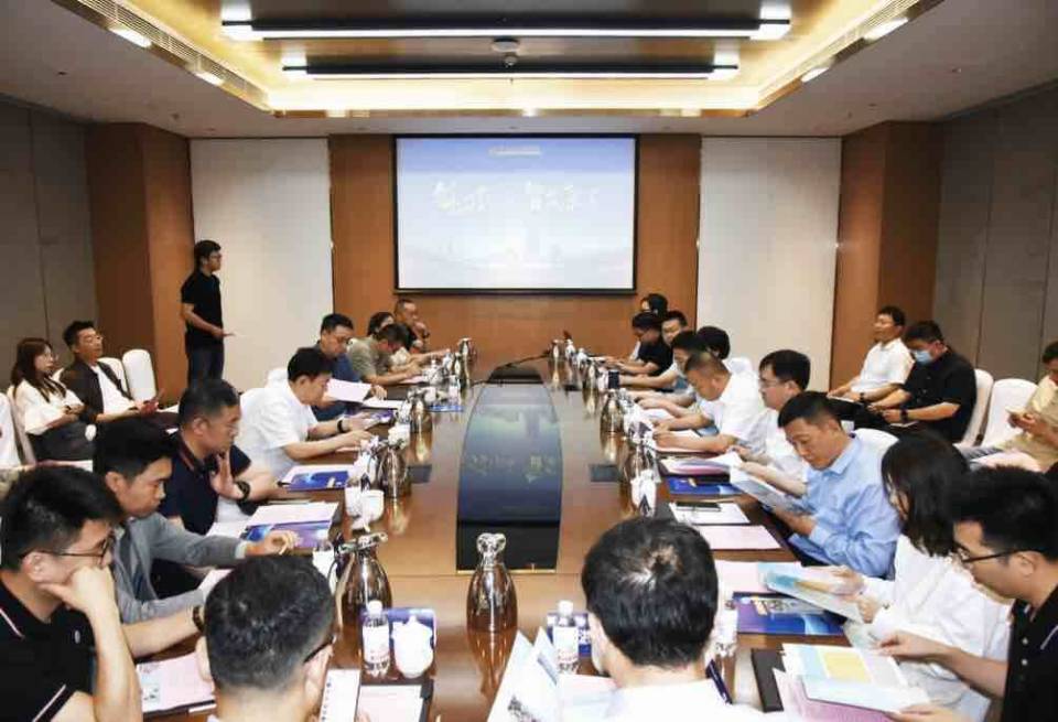 創(chuàng)北交·新高地 2025北交所上市公司創(chuàng)新發(fā)展暨磊垚資本投資交流大會(huì)在青島高新區(qū)召開(kāi)，聚焦園區(qū)資產(chǎn)投資與管理新篇章